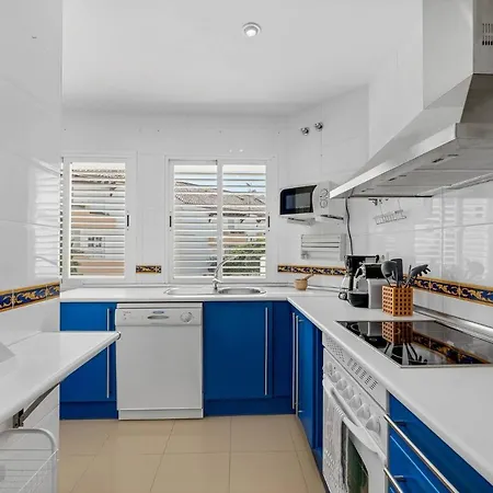 Family With Pool Apartment *